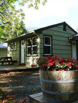 Cabins And Campground At Cultus Lake Park Hotel Chilliwack Buitenkant foto
