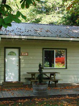 Cabins And Campground At Cultus Lake Park Hotel Chilliwack Buitenkant foto